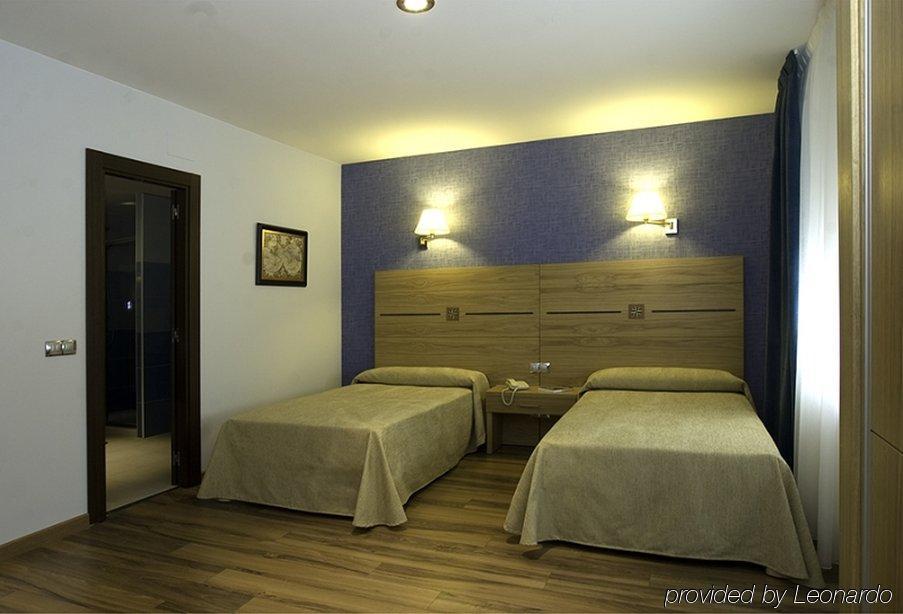 אבילס Hotel La Serrana, Antiguo 40 Nudos חדר תמונה